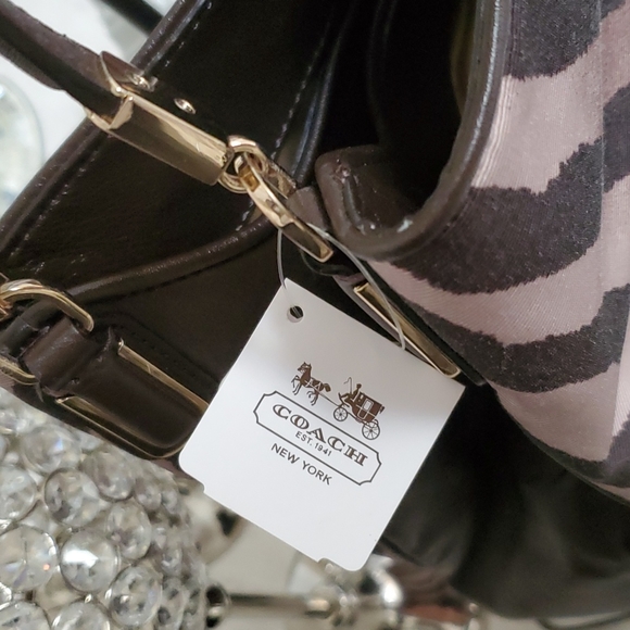 👛🛍 COACH Brown Zebra Handbag & Wristlet Wallet - Picture 9 of 17